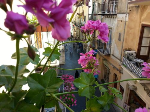 Double Room with Balcony image 10