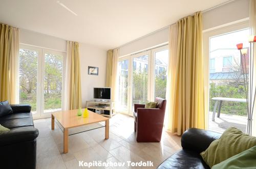 Three-Bedroom House room in Kapitänshaus Tordalk mit 3 Schlafzimmern
