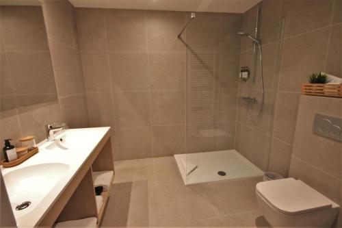 Bloomhotel - image 9
