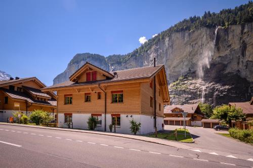 Apartment Breithorn - Private terrace lounge - Free parking&WiFi - self check-in