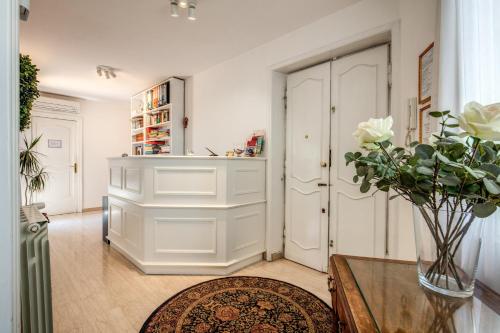 All Comfort Astoria Palace - image 4