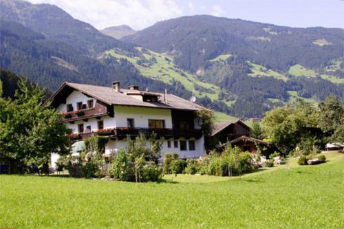 B&B Hippach - Gästehaus Pfister Maria - Bed and Breakfast Hippach