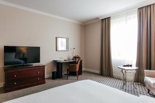 Premium Room with View image 6