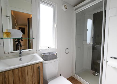 4 bedrooms, 6 beds