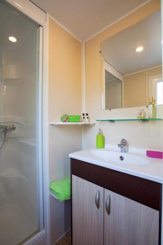 2 bedrooms, 3 beds