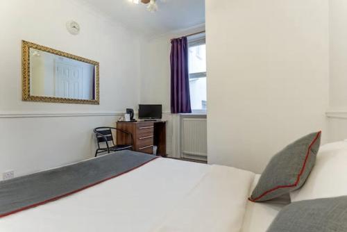Enrico Hotel - image 8
