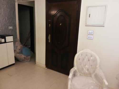 Manial CAIRO شقه فرش مودرن 145متر علي شارع المنيل الرئيسي جزيرة المنيل الروضة قريبه جدا من النيل, Káhira (fotografie 2)