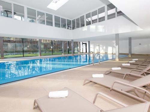 Swimming pool, DORMERO Strandhotel Rugen in Ostseebad Binz