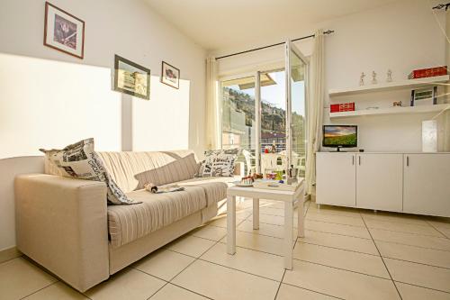 Torbole Relax Pool & Balcony Apartment - image 7