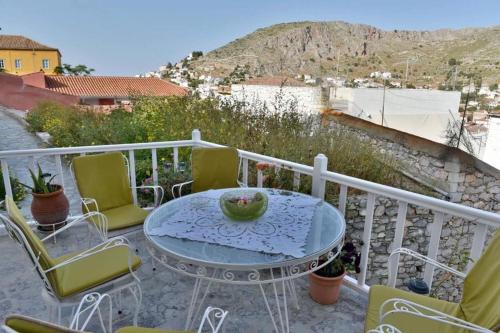  Panagioula's Appartment in 18040 Hydra