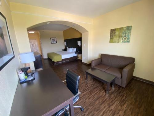 Galveston Beach Hotel La Quinta Inn & Suites Galveston - Seawall West is a popular choice amongst travelers in Galveston (TX), whether exploring or just passing through. Both business travelers and tourists can enjoy the h