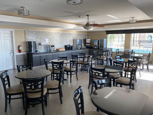 Galveston Beach Hotel - image 2