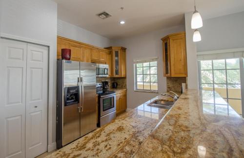 keuken, Vistalmar Beach Resort in Deerfield Beach