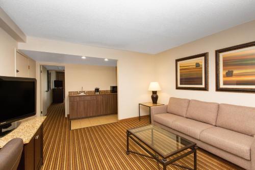 Aksarben Suites A Trademark Collection Hotel - image 7