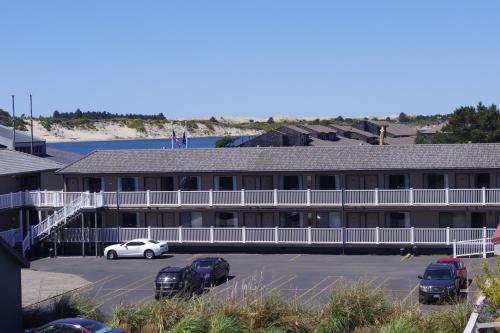 ทางเข้า, River House Inn, a Baymont by Wyndham in ฟลอเรนซ์ (OR)