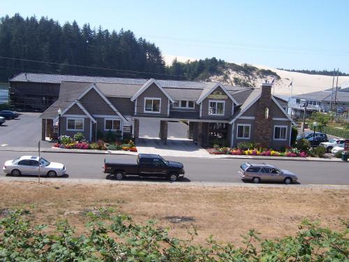 ทางเข้า, River House Inn, a Baymont by Wyndham in ฟลอเรนซ์ (OR)