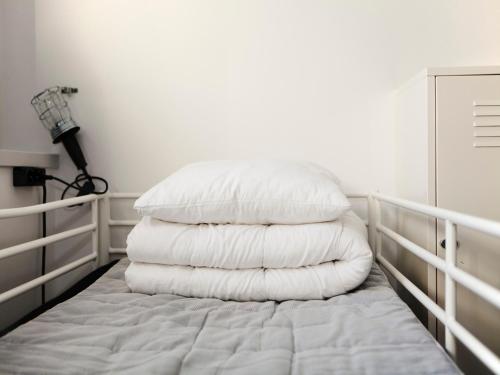 City Backpackers Hostel Room Type - Budget Twin Room without Window