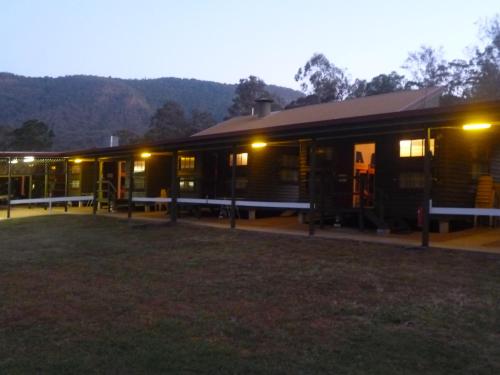 Christmas Creek Café & Cabins