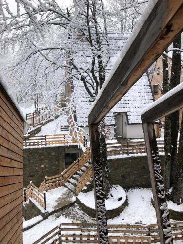 Zunanjost, Meshtekna in Prevalle