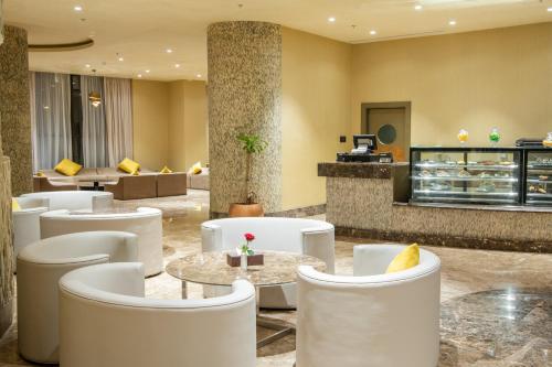 Bar/lounge, Millennium Makkah Al Naseem Hotel near King Abdullah Medical City