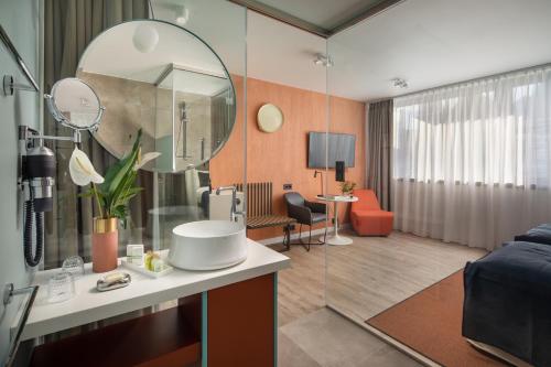 Double Room image 5