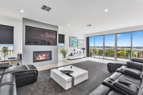 B&B Mount Gambier - CONROE EXECUTIVE TOWNHOUSE - MODERN & STYLISH - Bed and Breakfast Mount Gambier