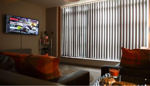 Belfast City Centre Penthouse with parking and balcony