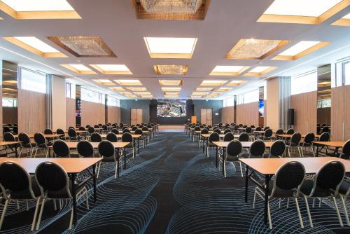 Hotel International - image 7