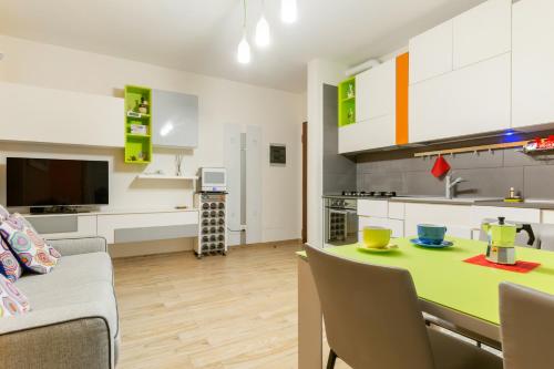 Colorful Boccaccio Apartment - image 12