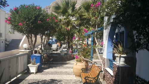 المنظر الخارجي, ATHINA APARTMENTS in باريسا