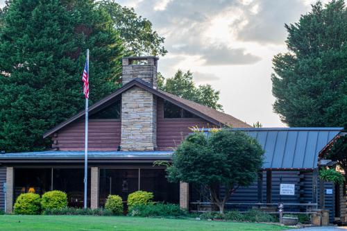 Mountain Top Inn and Resort - image 7