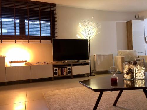  Luxury Stone Basement in Tríkala