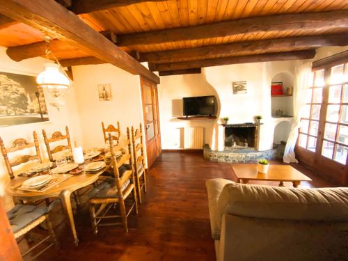 C3 Bordes d'Arinsal, Rustico con Chimenea, Arinsal, Zona Vallnord in Mas de Ribafeta