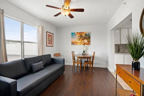 Welworth condo units Miami Beach - Tap to explore photos