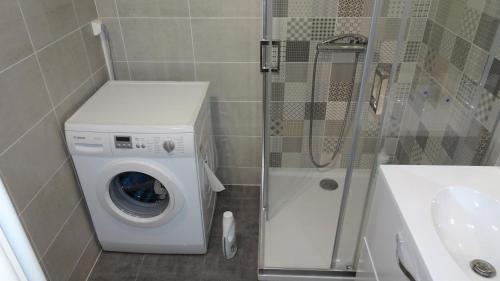 Grand appartement T3/T4 proche des berges du Cher - image 4