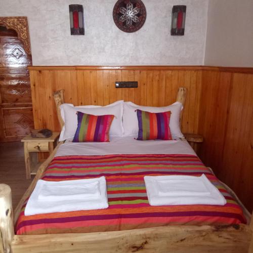 2 twin beds