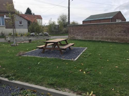 Iekārtas, Maison 2ch - 4 pers en Picardie parking gratuit by La Source d'OrFée (Maison 2ch - 4 pers en Picardie parking gratuit by La Source d'OrFee) in Le Sars