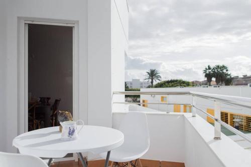  Amplio apartamento a 50m de la playa/Wide and cozy apartment 50m from the beach perfect for families in 04740 Roquetas de Mar