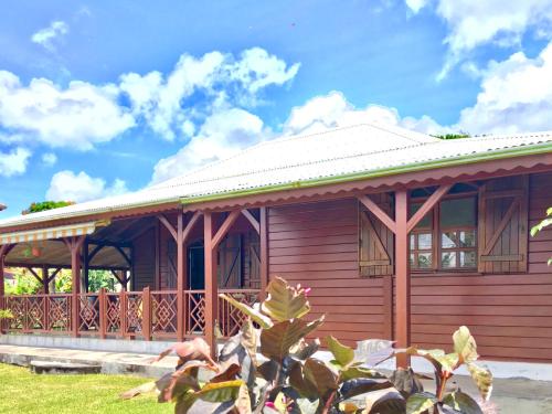 Chambre à louer chez l'habitant dans Villa Créole Authentique et en Bois - Pension de famille - Trois-Rivières