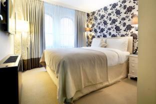 Mayfair House - image 2