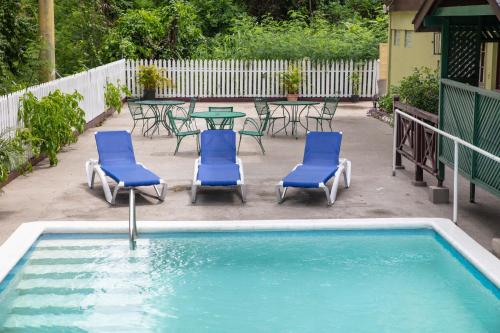 Pineapple Court Hotel, Ocho Rios