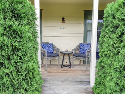 ไคลฟ์ โคโลเนี่ยล คอตเทจ (Clive Colonial Cottages) in ไคลฟ์