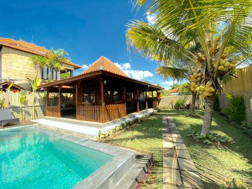 Uma Jati by Rumah Dadong