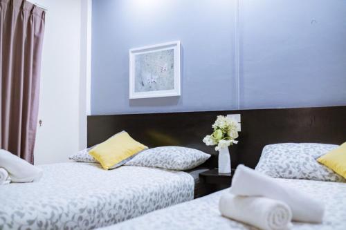 2 double beds