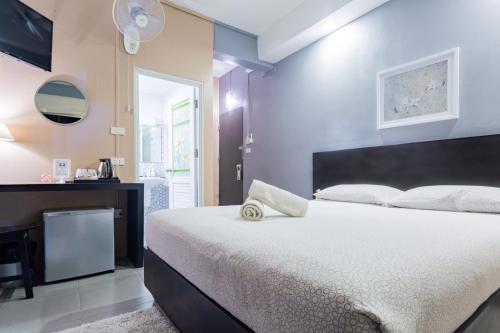 room detail thumbnail 0