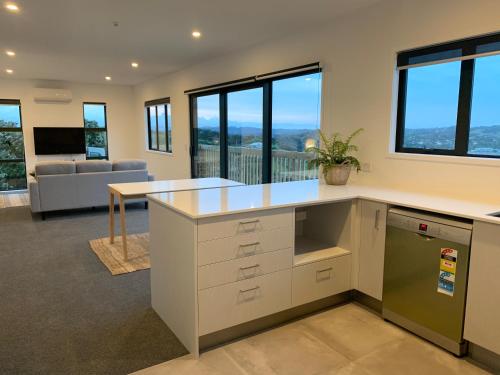 Anzac Bay Views Orchard House, Auckland (photo 9)