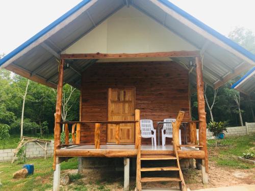 Happy Home Kohjum Room Type - Deluxe Double Room with Balcony