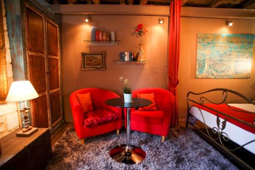  Antique Luxury Groundfloor Suite in Dháfni