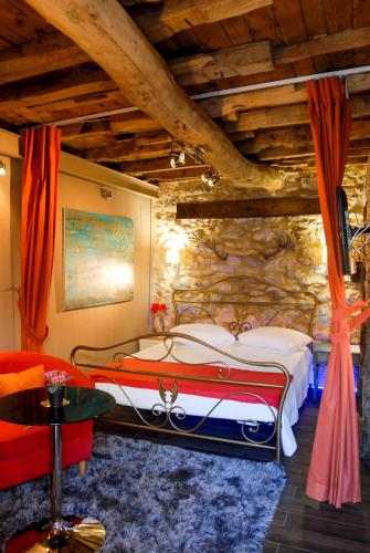  Antique Luxury Groundfloor Suite, Pension in Dháfni bei Livartzi