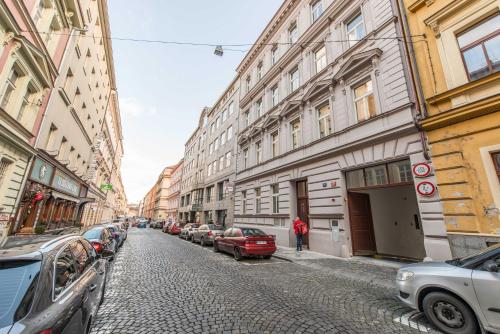 Quiet & new apartment near city center with garage, Praha (fotografie 8)